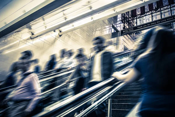 Desenfoque Movimiento Los Viajeros Nueva York Que Entran Metro —  Fotos de Stock