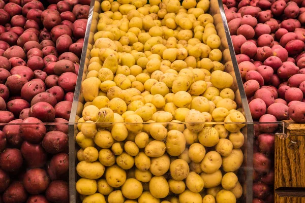 Varietà Patate Nel Negozio Alimentari Produrre Bidoni — Foto Stock