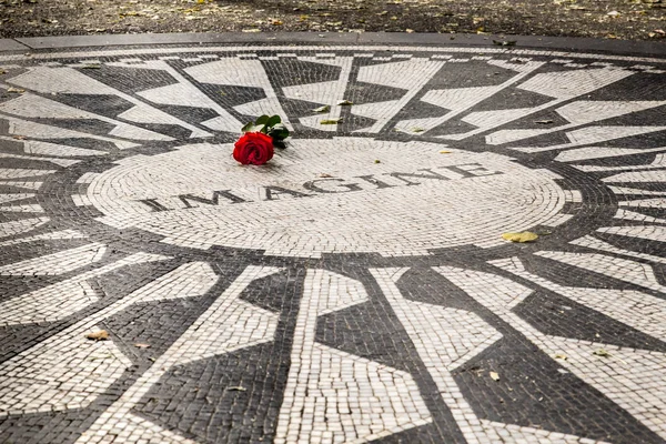 John Lennon Imagine Memorial Central Park Nueva York Con Una — Foto de Stock