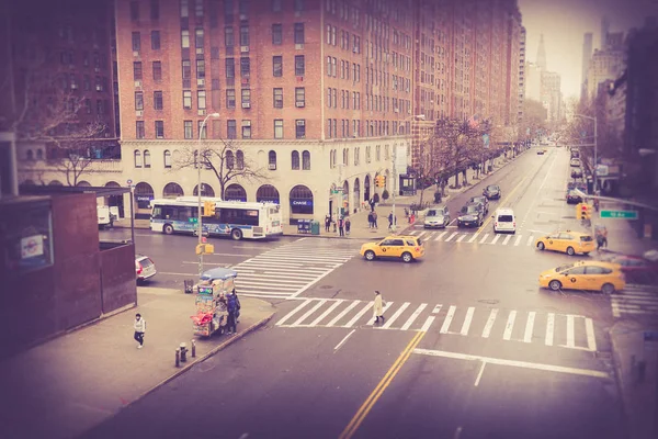 Нью Йорк Марта 2018 Года Уличная Сцена Нью Йорка Автомобилями — стоковое фото