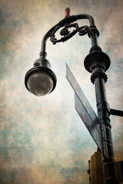 Vintage Style Lamp Post Light New York City 6Th Avenue — Stock Photo, Image