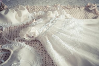 Bebek kız beyaz dantel fantezi elbise ve aksesuarlar, vaftiz vaftiz 