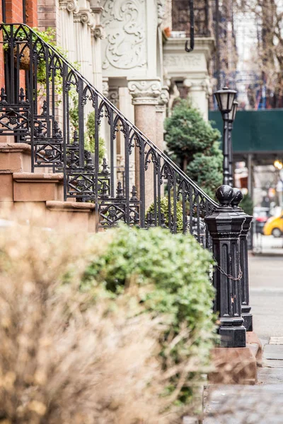 Vintage Guardando New York City Manhattan Scena Strada Dal Marciapiede — Foto Stock