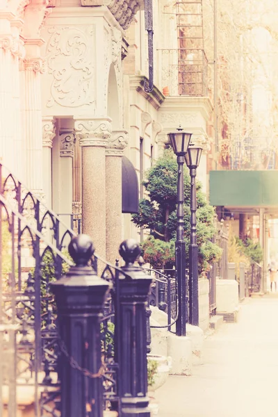 Vintage Guardando New York City Manhattan Scena Strada Dal Marciapiede — Foto Stock