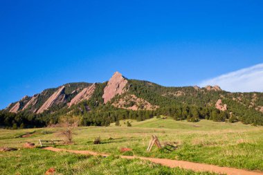 Flatirons Chautauqua açık alan Park Boulder Colorado Marnixkade Dağları'nın görünümü