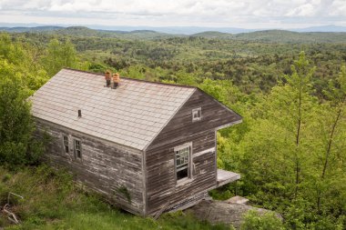 Historic cabin at overlook at Hogback Mountain in Vermont Green Mountains clipart