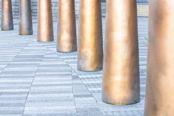 Betonmolens Metalen Palen Het Stadsplein — Stockfoto