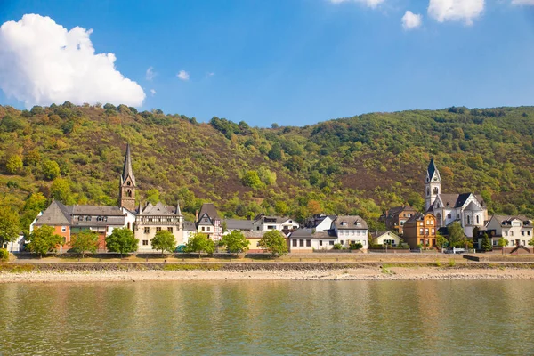 Tyskt Reselandskap Från Byn Längs Floden Rhen Med Vacker Gammal — Stockfoto