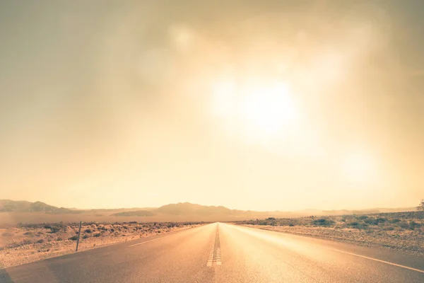 Nevada Daki Ateş Vadisi Parkı Ndan Geçen Güzel Çöl Yolu — Stok fotoğraf