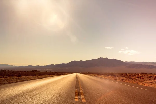 Nevada Daki Ateş Vadisi Parkı Ndan Geçen Güzel Çöl Yolu — Stok fotoğraf