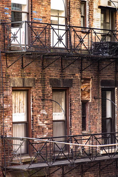 Edifício Velho Apartamento Tijolo Cidade New York — Fotografia de Stock