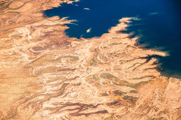 Fotografía Aérea Sobre Oeste Estados Unidos Con Formas Terrestres Lago — Foto de Stock