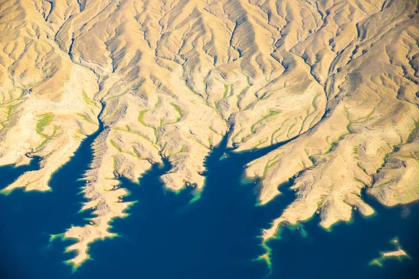 Fotografía Aérea Sobre Oeste Estados Unidos Con Formas Terrestres Lago — Foto de Stock