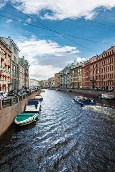River channel with boat in Saint Petersburg — Stock Photo, Image