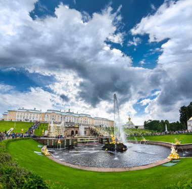 Pertergof, Saint-Petersburg, Rusya 'da büyük şelale