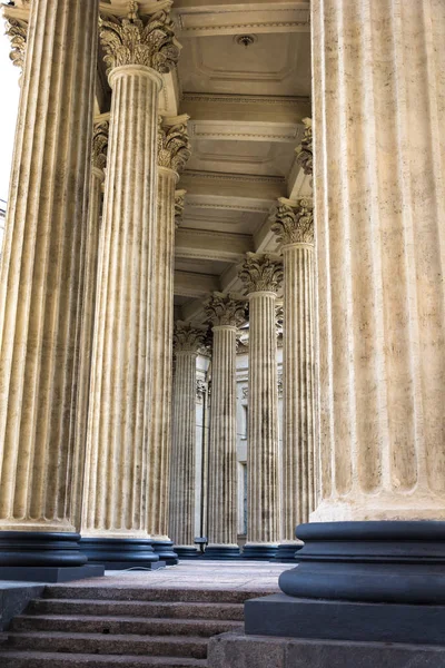 Majestic colonnade of the Kazan Cathedral — Stock Photo, Image