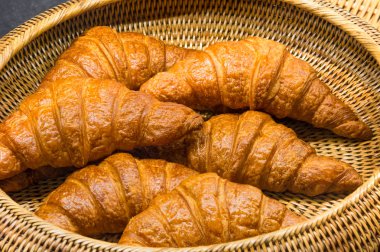 taze ekmek kruvasan yaptı 