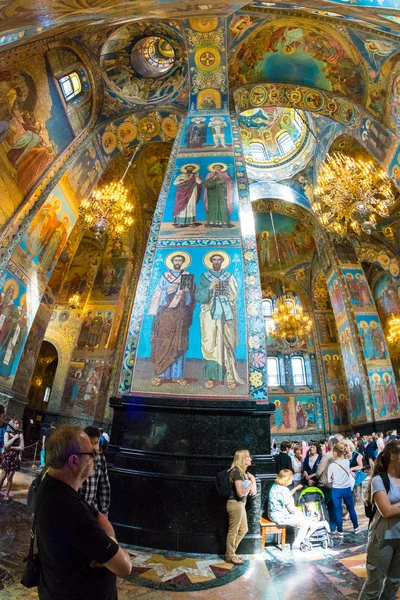 Kirche des Erlösers auf vergossenem Blut. prachtvolle Fresken von — Stockfoto