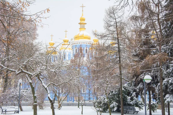 St. Michael's Cathedral in winter cold — Stock Photo, Image