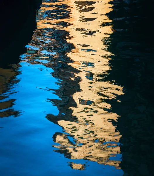 Fondo de ondulación de agua — Foto de Stock