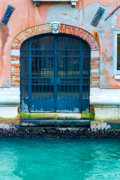 Puerta real - Muelle del barco en Venecia — Foto de Stock