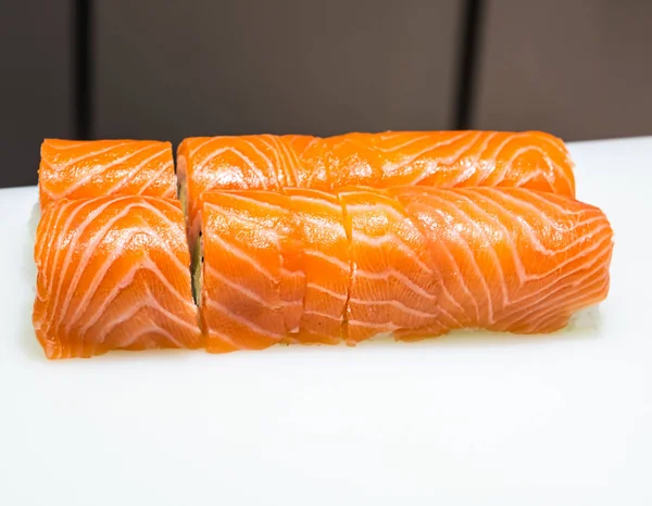 Que serve sushi de salmão — Fotografia de Stock