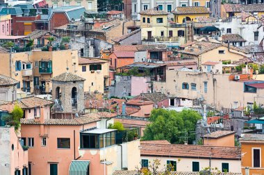 Ebedi şehir çatılarının güzel manzarası
