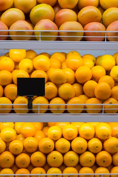 Mostrador con fruta — Foto de Stock
