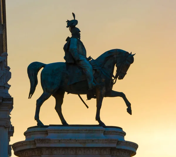 Equestrian statue of Vittorio Emanuele II , silhouette — 스톡 사진