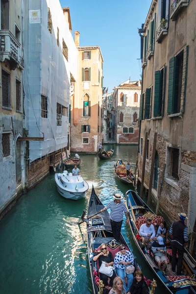 Venice picturesque canal — Stock Photo, Image