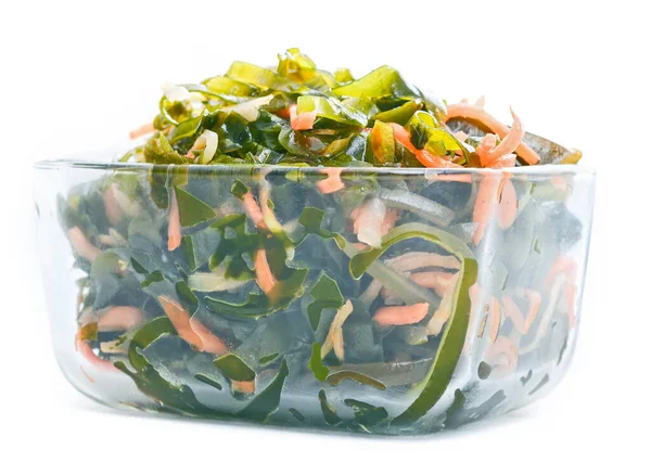 Salade Van Gepekelde Zeeboerenkool Wortelen Een Glazen Kom — Stockfoto