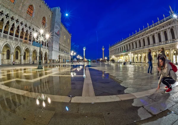 Benátky Itálie Května 2019 Noc Náměstí San Marco Benátkách — Stock fotografie