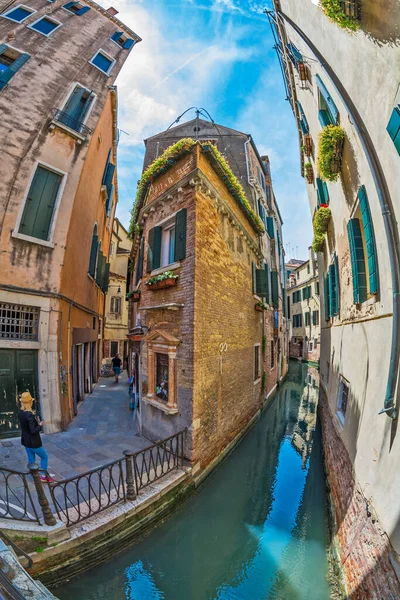 ヴェネツィア イタリア 5月17 2019 ヴェネツィアの絡み合ったインフラ 運河や橋の迷路 — ストック写真