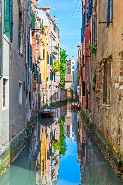 Venecia Italia Mayo 2019 Pintoresco Canal Estrecho Arquitectura Antigua Venecia — Foto de Stock