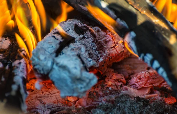 Das Feuer Die Hellen Flammen — Stockfoto