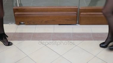 Kadın bacak ve ayakkabı ve çorap