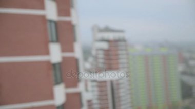 Çatıda iki genç kadın