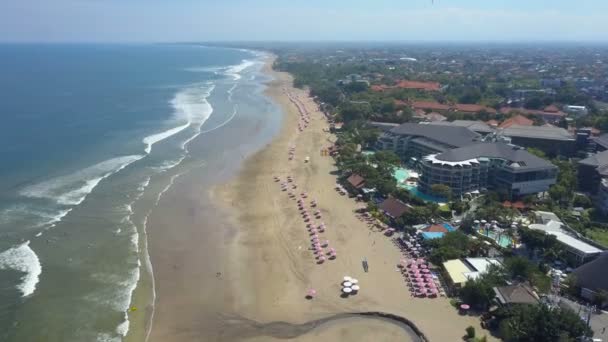 Vista aérea na praia. Bali. Oceano — Vídeo de Stock