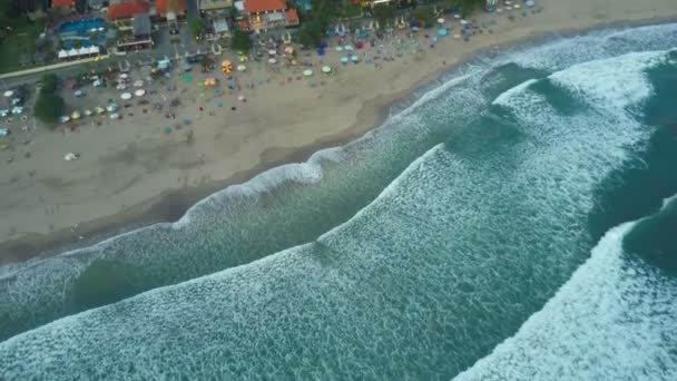 Vista aérea na praia. Bali. Oceano — Vídeo de Stock