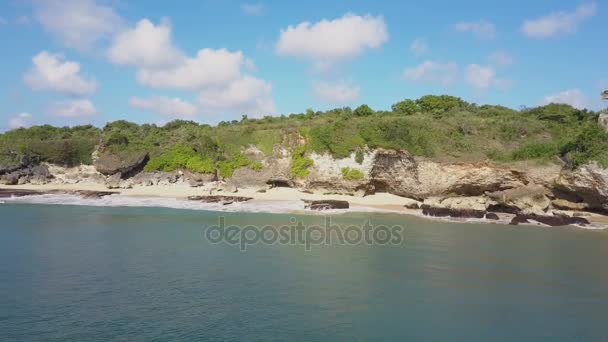 Luchtfoto op het strand en kust — Stockvideo