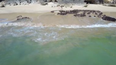 Havadan görünümü sahilde. Bali. Okyanus
