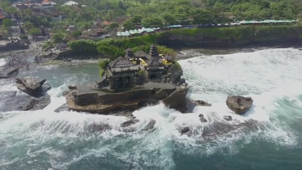 Vista aérea de la costa Tanah Bali — Vídeo de stock