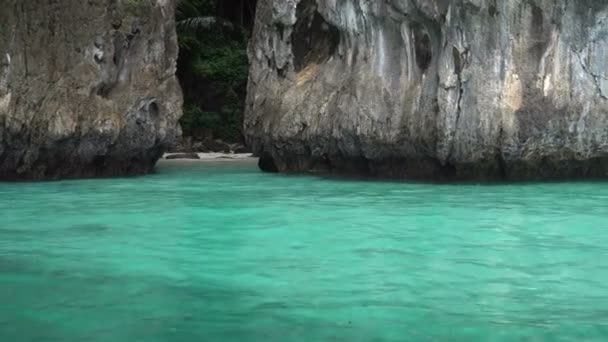 Viagem de barco para ilhas tropicais, Tailândia — Vídeo de Stock