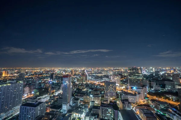 Panorama över Bangkok på kvällen, Thailand — Stockfoto