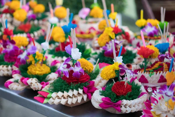 Krathongs 是用香蕉叶在泰国的 Loykrathong 节 — 图库照片