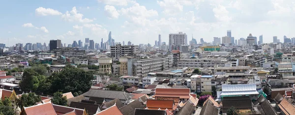 La vista en la cima del Monte Dorado en Wat Saket en Bangkok, Tailandia — Foto de Stock