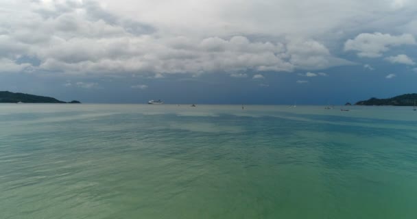从普吉岛巴东海滩的安达曼海的鸟瞰图 — 图库视频影像