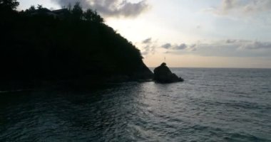 Güzel gün batımı deniz hava görünümünü