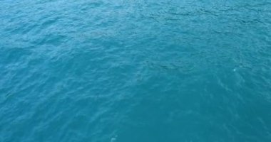 dron tarafından su yüzeyinin havadan görünümü