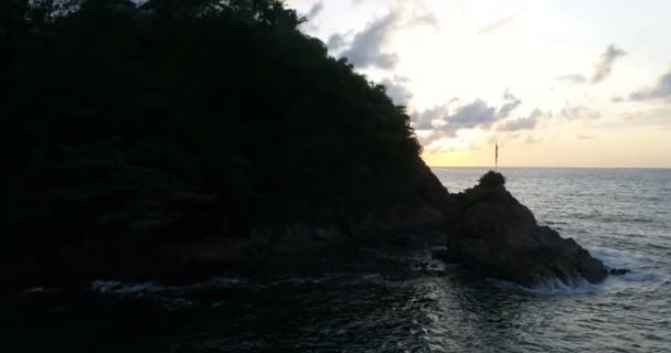 Vista aérea de la hermosa puesta de sol sobre el mar — Vídeos de Stock